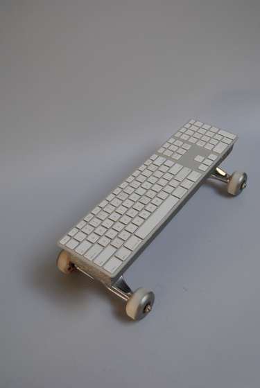 Mainan Ajaib Keyboard Skateboard [ www.BlogApaAja.com ]